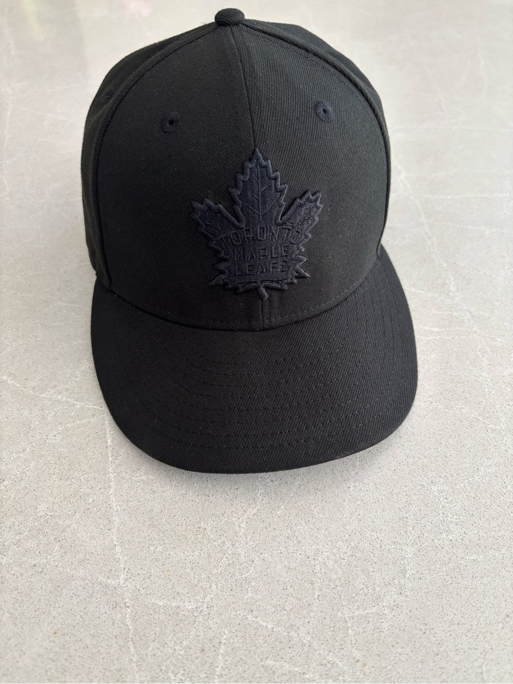 New Era 59FIFTY Toronto Maple Leafs Fitted Hat - Blackout Tonal Logo Size 7 3/8